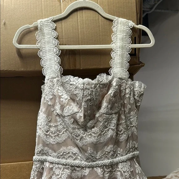 Bronx and banco lace wedding gowns (s,m,l) - Picture 3 of 5